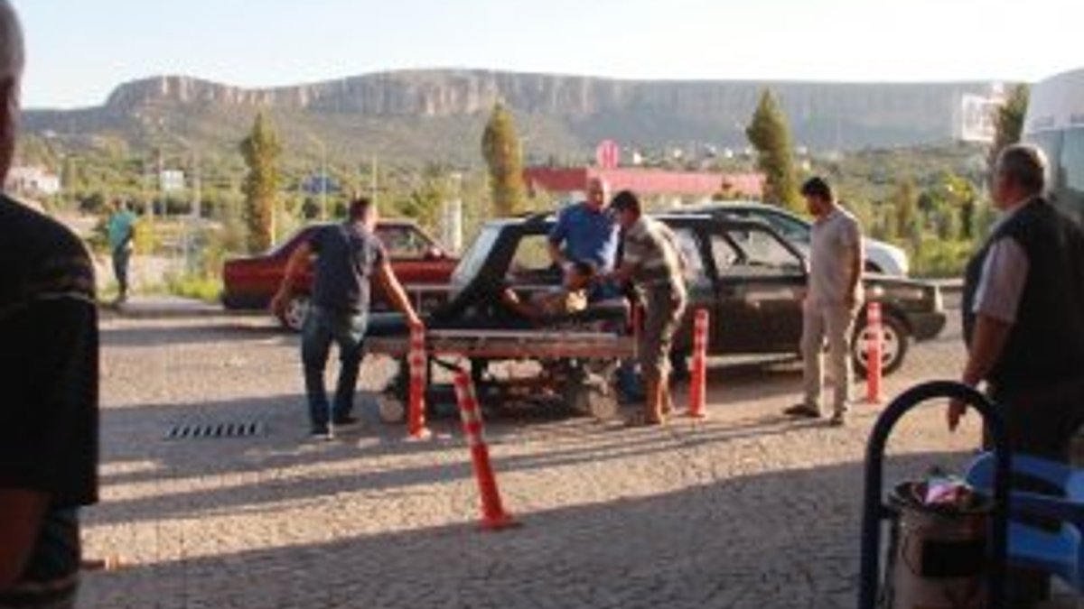 Mersin'de traktör devrildi: 10 yaralı