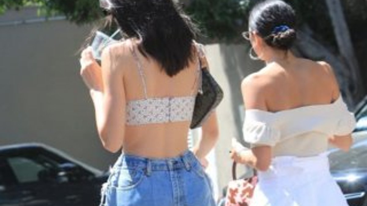 Kendall Jenner ilginç pantolonu