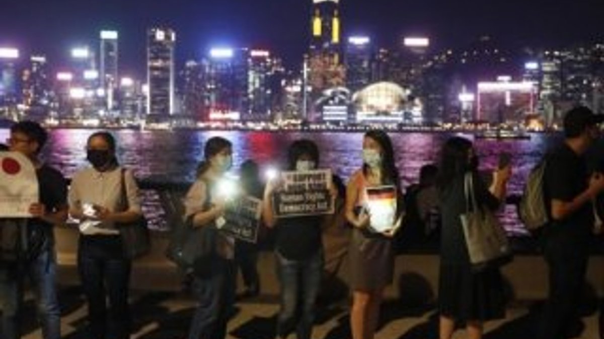 Hong Kong’da Çin yönetimine karşı insan zinciri