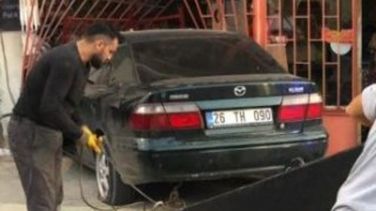 Eskişehir'de bir araç markete daldı