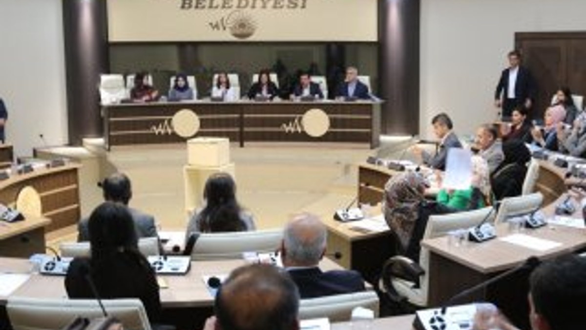 Van'da HDP'li 8 belediye meclis üyesi görevden alındı