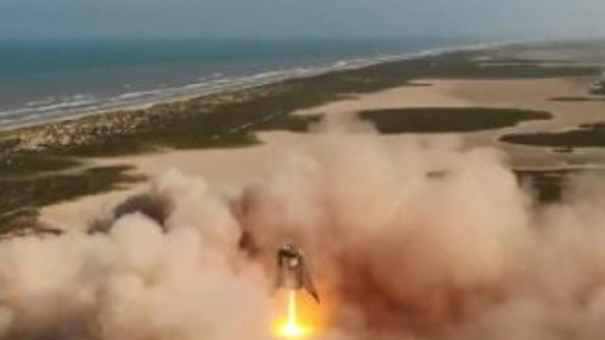 SpaceX’in insanları Mars'a götürecek roketi havalandı