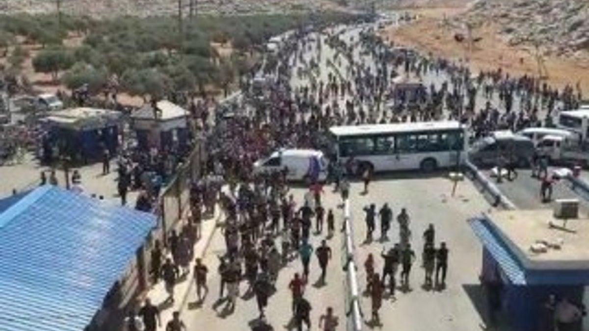 25 bin Suriyeli daha Türkiye sınırına kaçtı