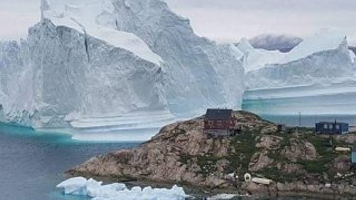 Grönland'da buzul koptu: 1 ölü 2 kayıp