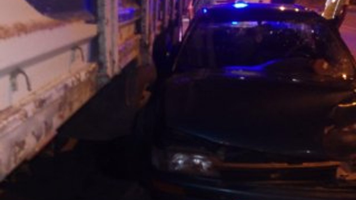 Polisin 'dur' ihtarına uymayınca kaza yaptı: 2 yaralı