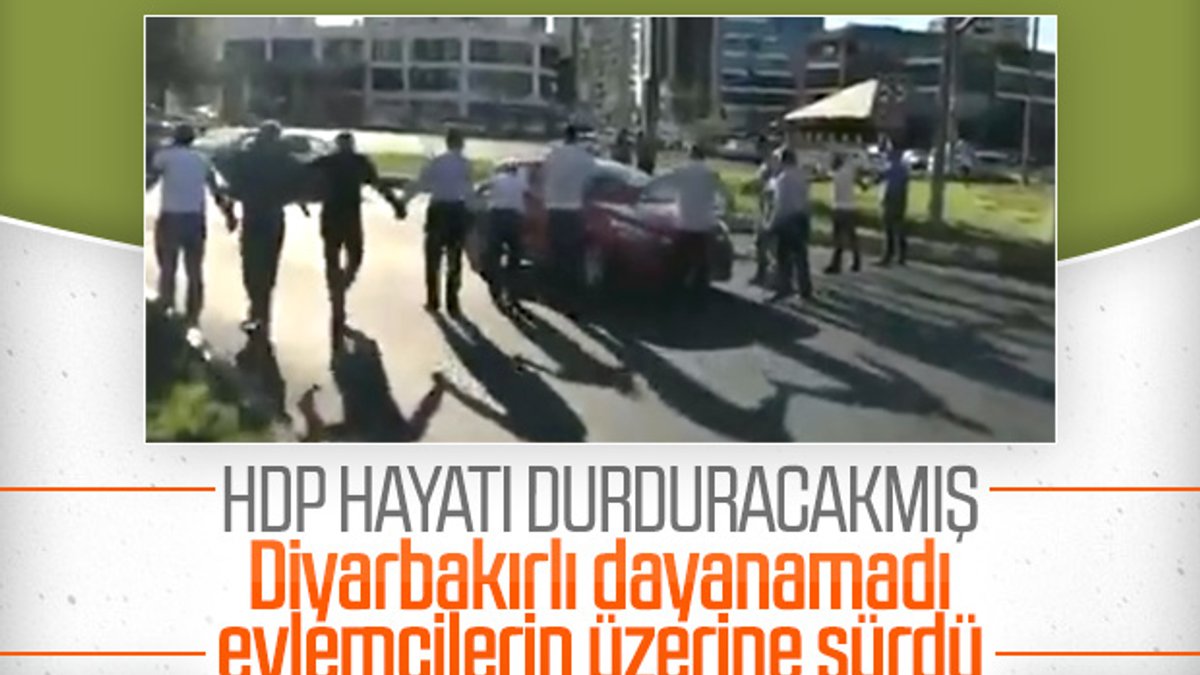 Diyarbakır'da HDP'liler yol kapatma eylemi yaptı