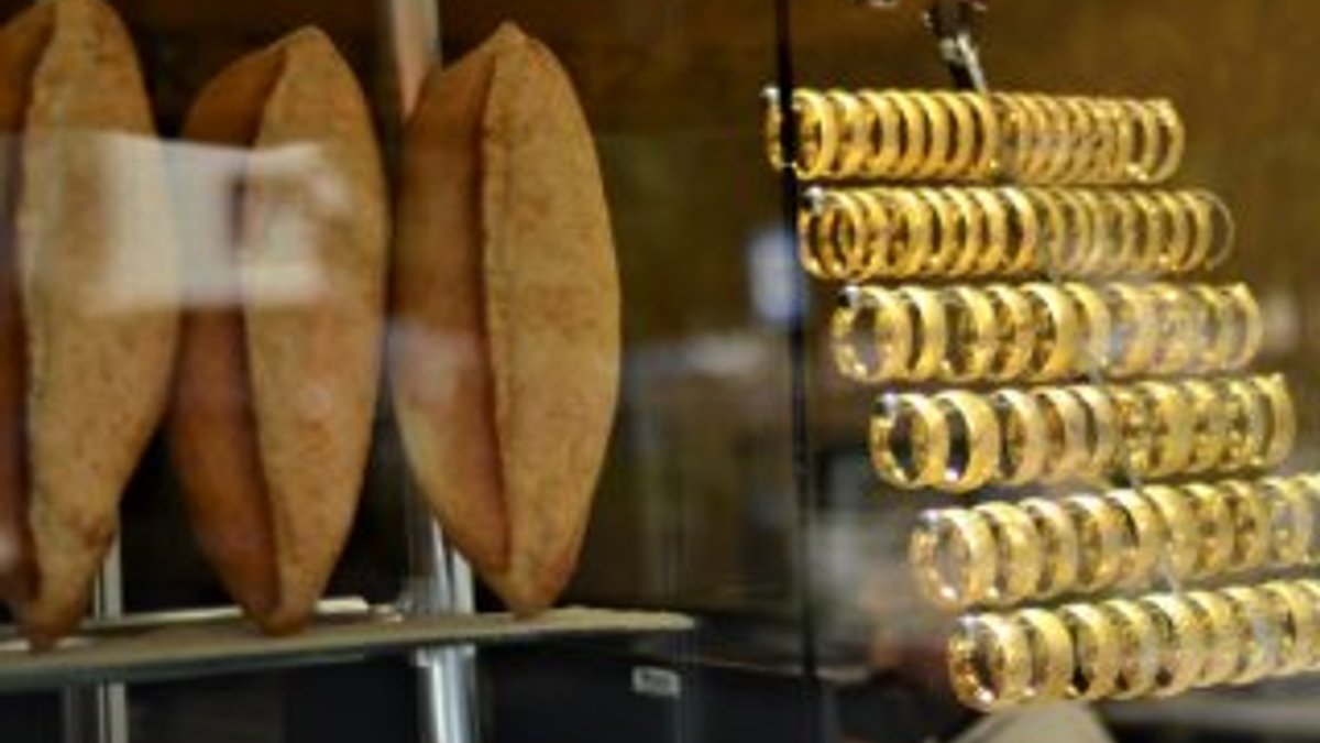 Ordu'da bir kuyumcuda hem altın hem ekmek satılıyor