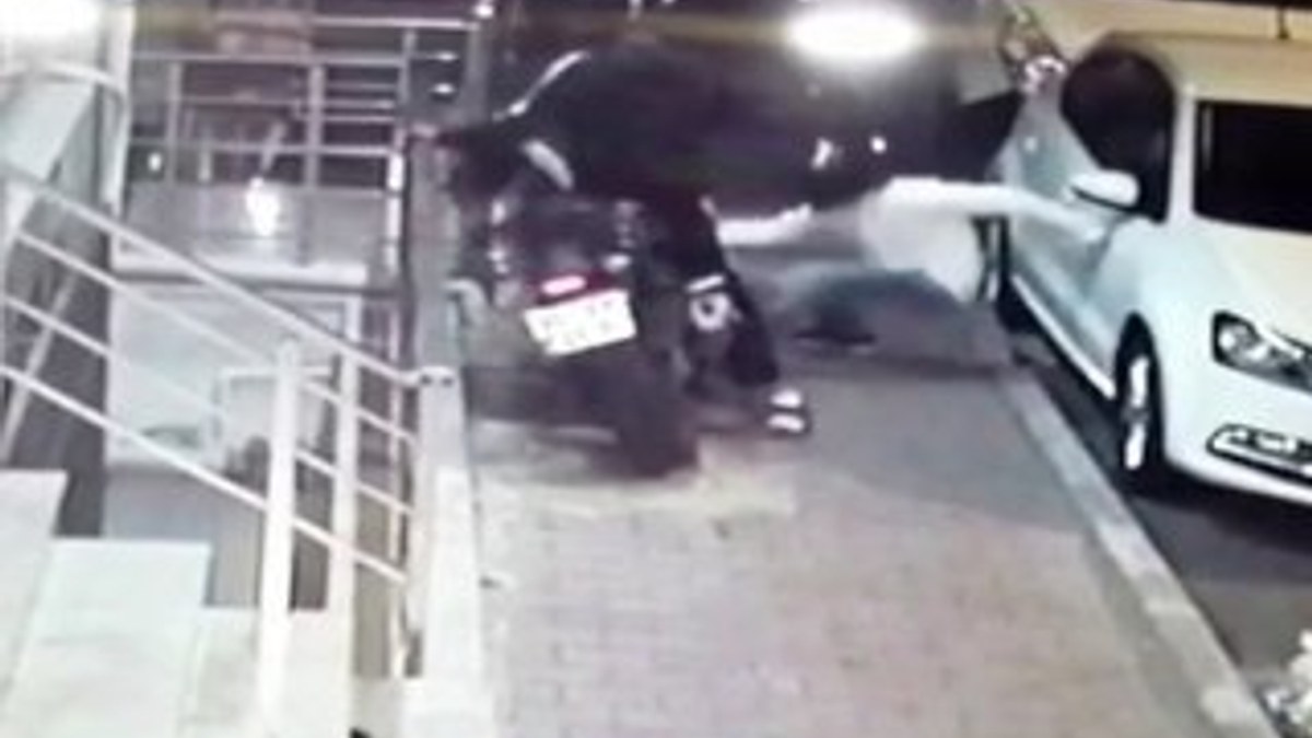 İstanbul'da motosiklet hırsızlığı kamerada