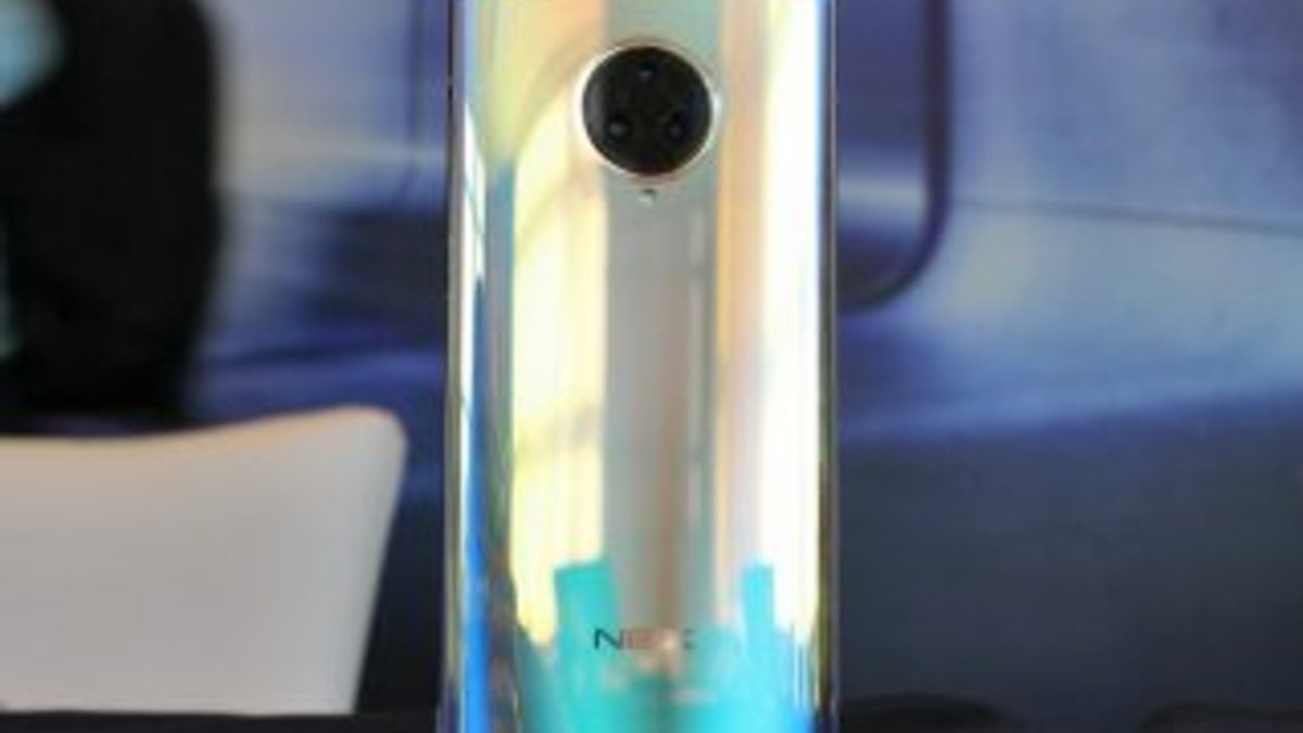 Vivo'nun şelale ekranlı telefonu NEX 3 tanıtıldı