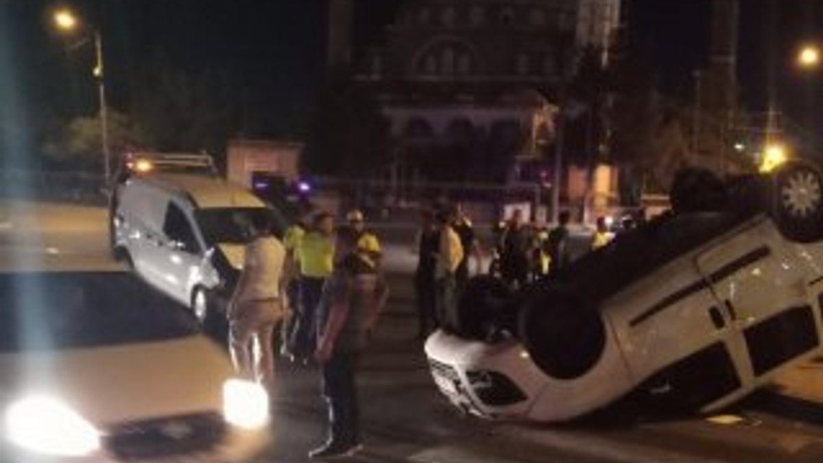 Diyarbakır’da sivil polis otosu kaza yaptı