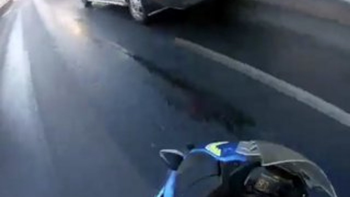 İstanbul'da motosikletli gencin sürüklendiği an kamerada