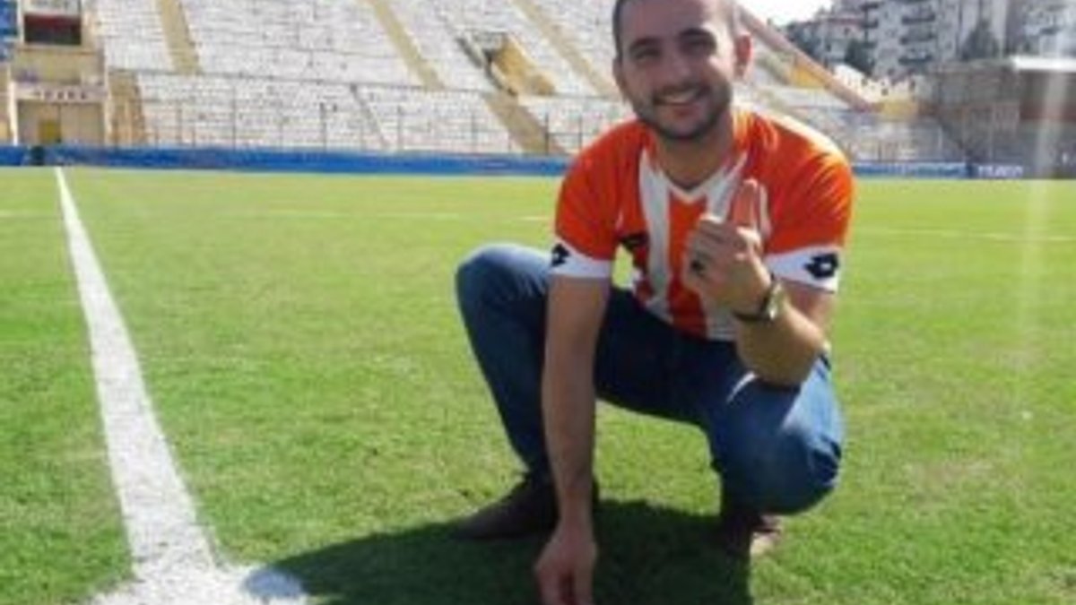 Adanaspor fanatiği oğlunun göbek bağını orta sahaya gömdü
