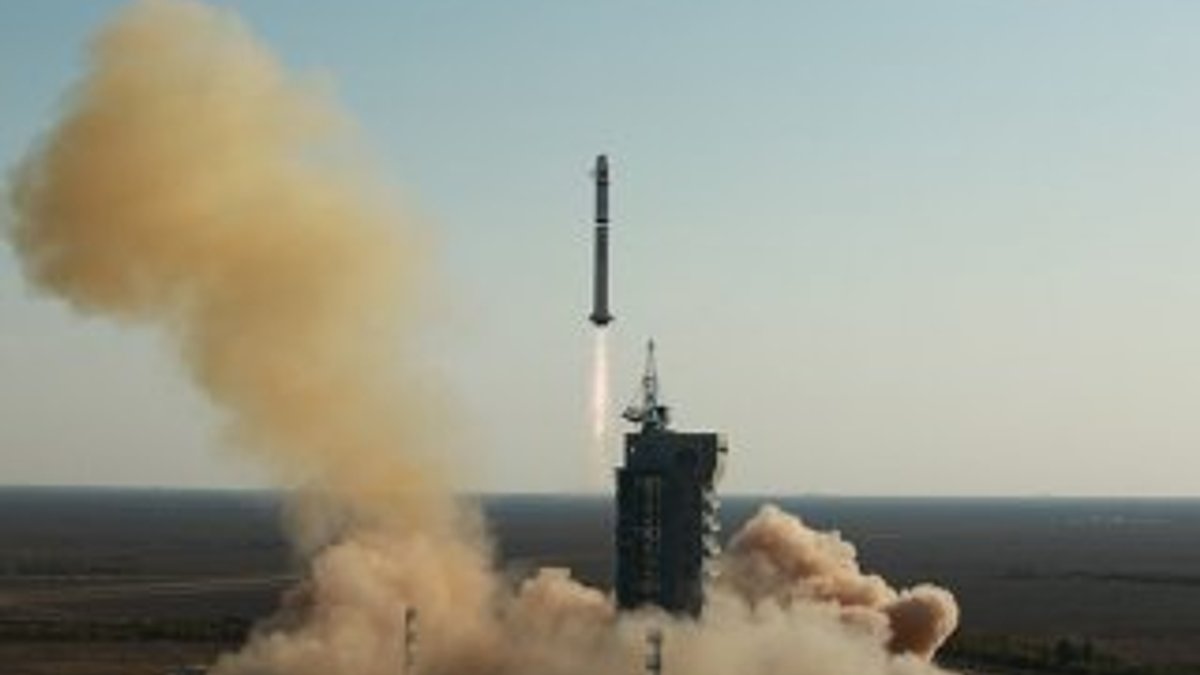 Çin, çeşitli gözlemler yapacak uydusunu uzaya fırlattı