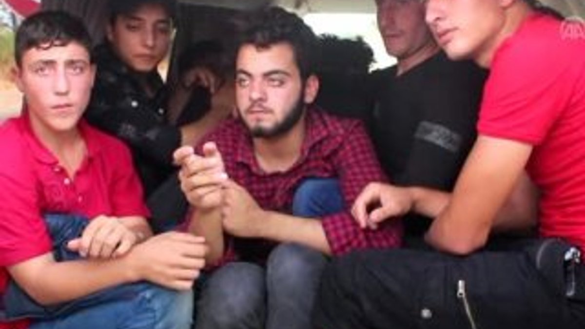 Adana'da polis ekipleri 15 göçmen yakalandı.
