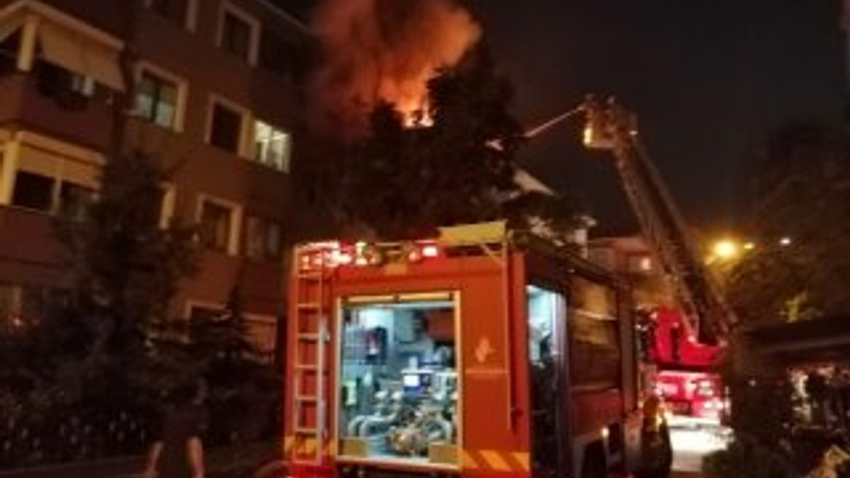Maltepe’de çatı yangını korkuttu