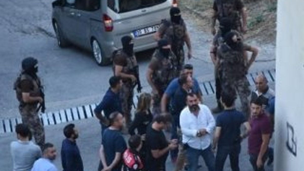 İzmir'de bir mahallede silah sesleri: 5 gözaltı