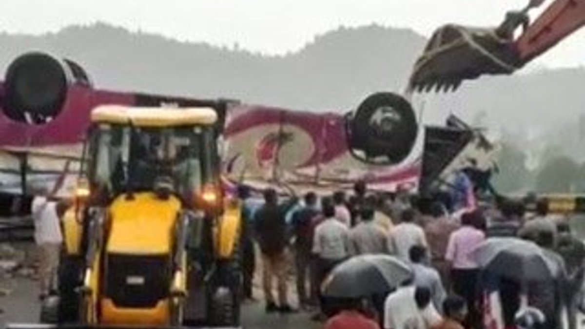 Hindistan’da otobüs kazası: 21 ölü 50 yaralı