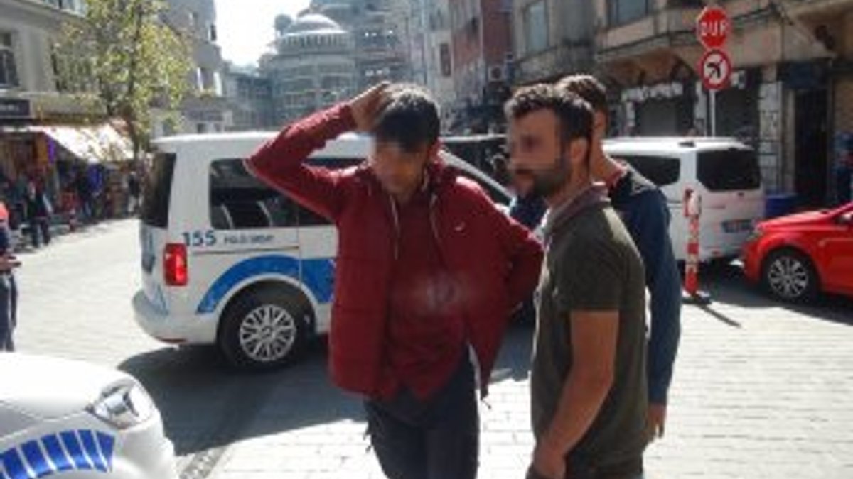 Taksim'de sokak köpeği yüzünden kan aktı