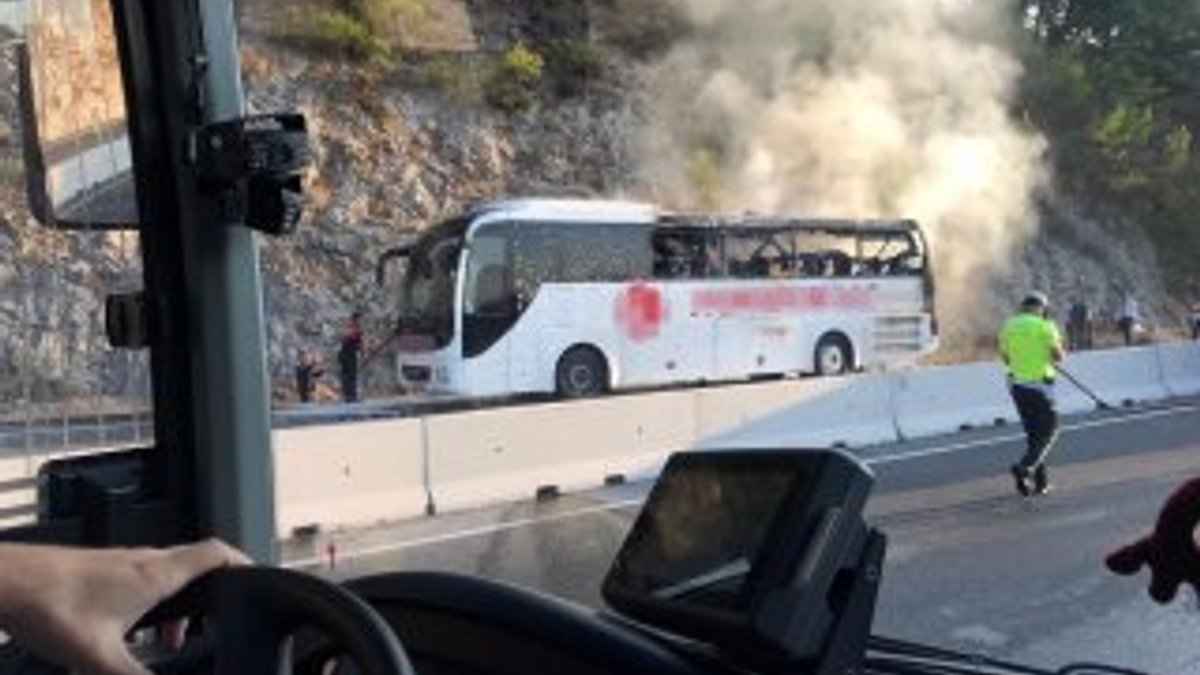 Muğla-Antalya yolunda yolcu otobüsünde yangın
