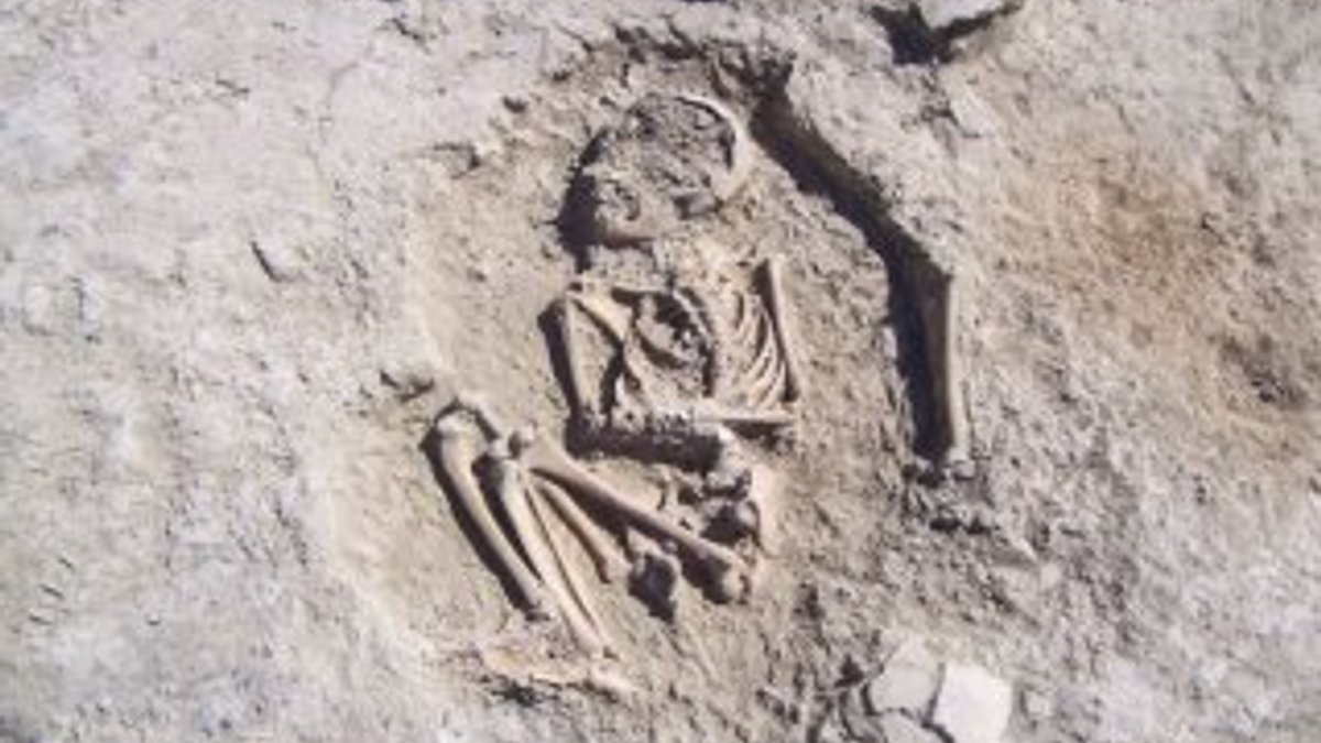 5 bin 700 yıllık çocuk iskeleti