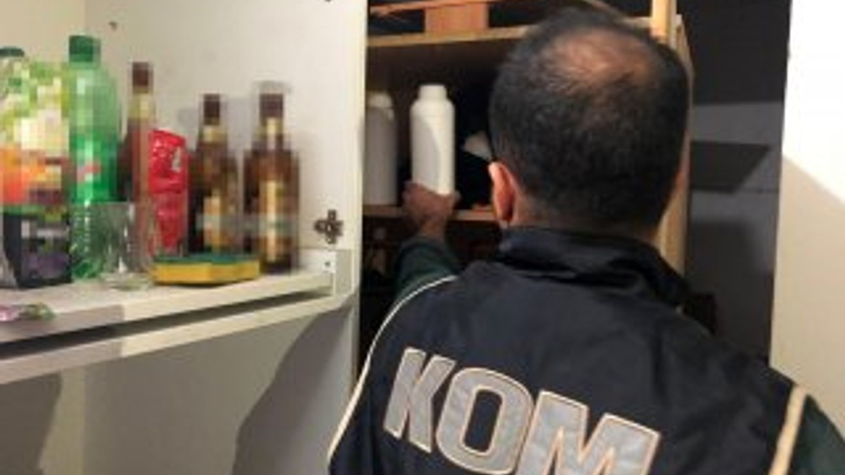 İzmir'de sahte içki imalathanesine baskın: 3 gözaltı