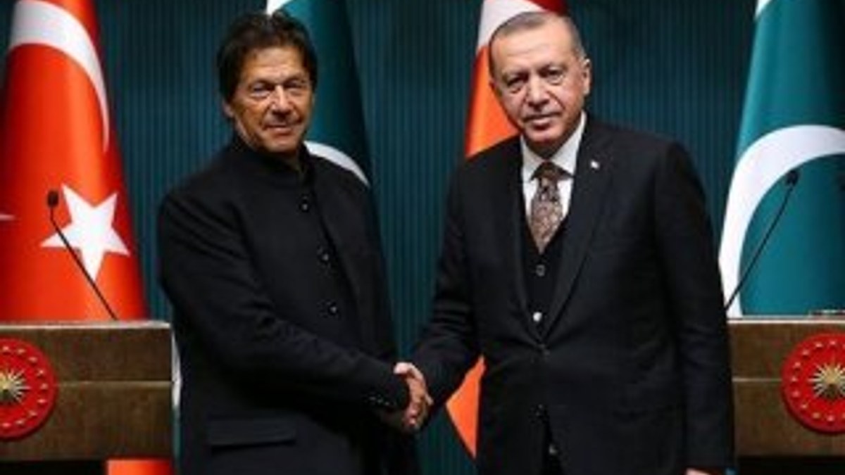 Pakistan Başbakanı İmran Han'dan Türkiye'ye destek mesajı