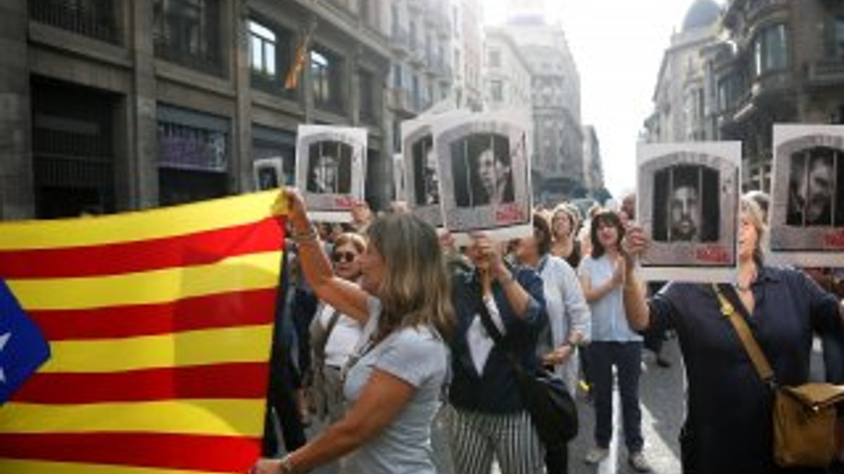 Katalan ayrılıkçı siyasetçilere hapis cezası