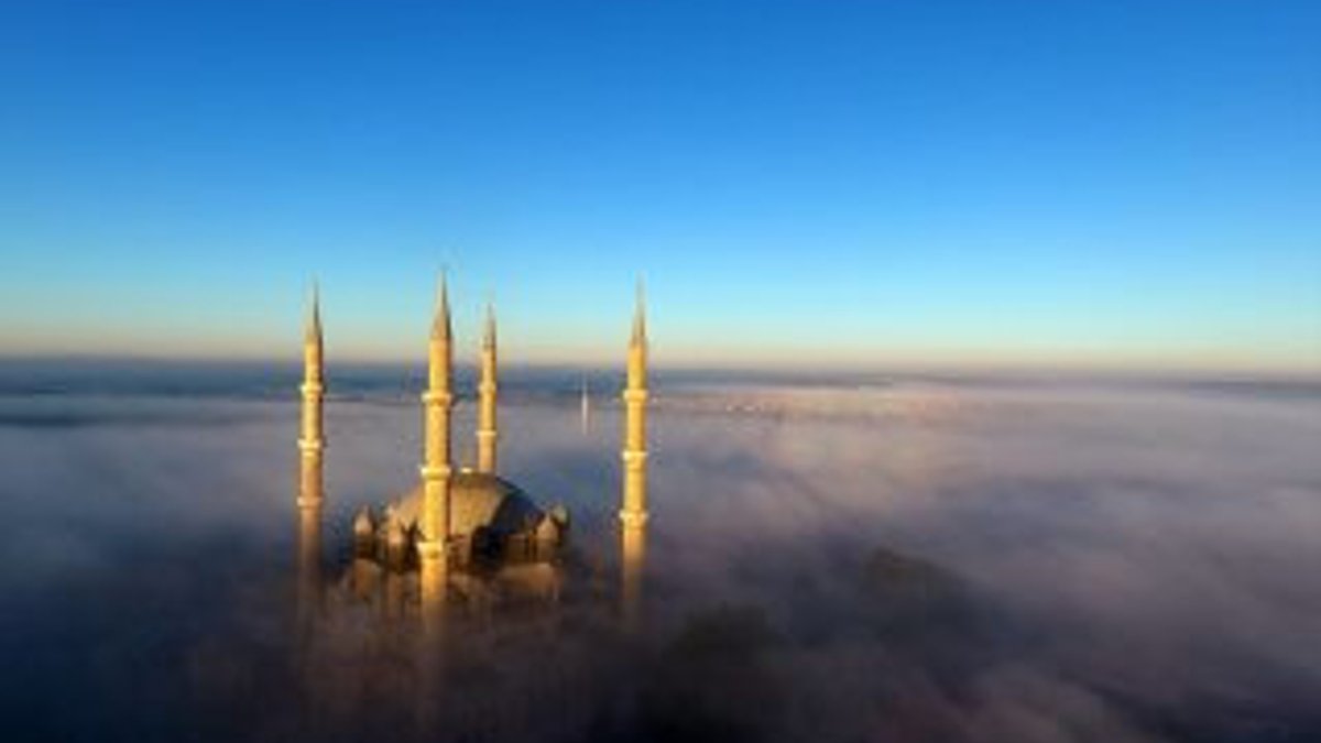 Selimiye Camisi sise büründü