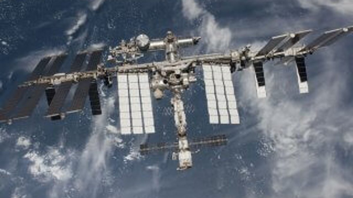 Uluslararası Uzay İstasyonu'ndaki bataryalar değiştiriliyor