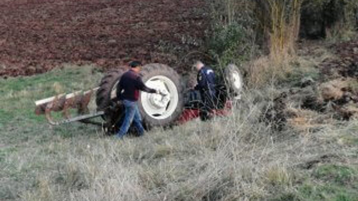 Bolu'da devrilen traktörün sürücüsü hayatını kaybetti