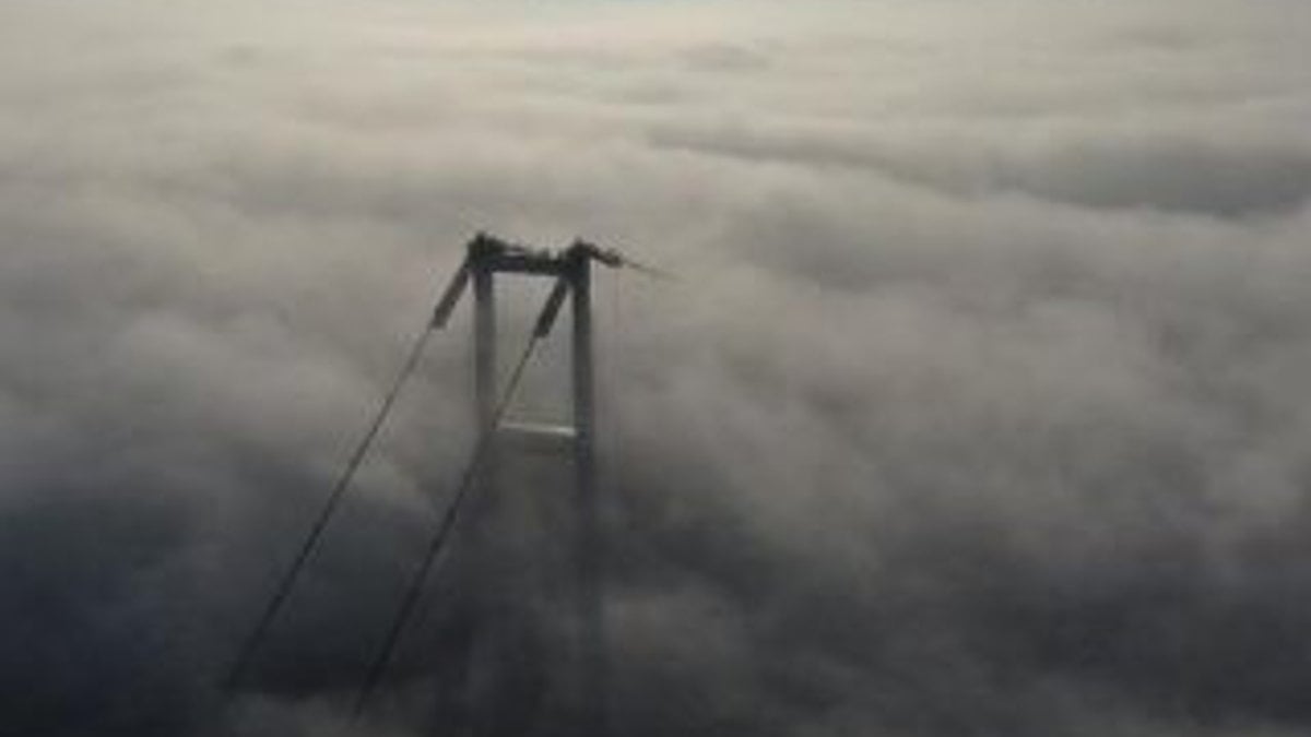 İstanbul'u sis kapladı