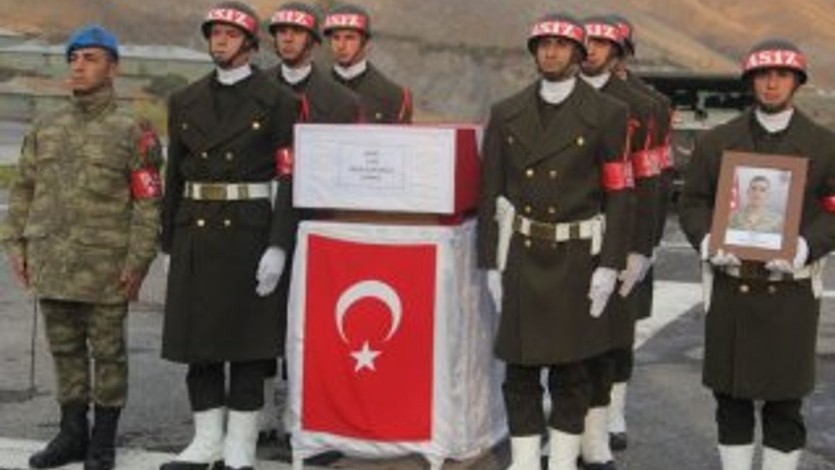 Hakkari’de şehit olan askere tören düzenlendi