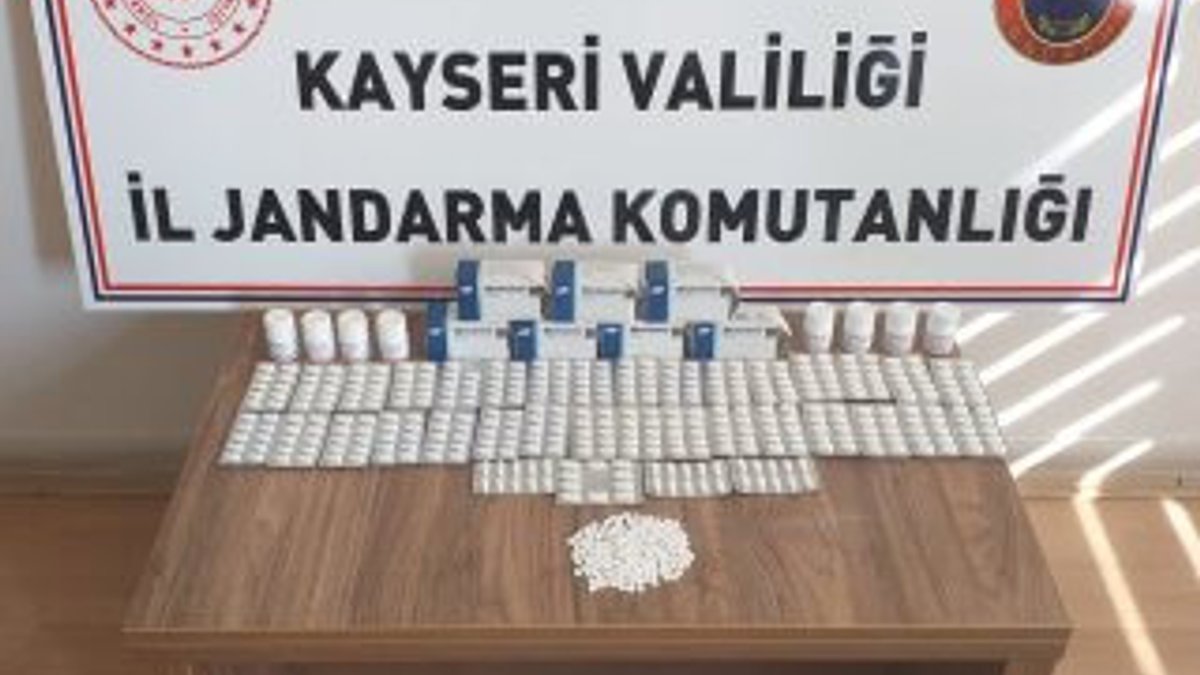 Kayseri'de yolcu valizinden uyuşturucu hap ele geçirildi