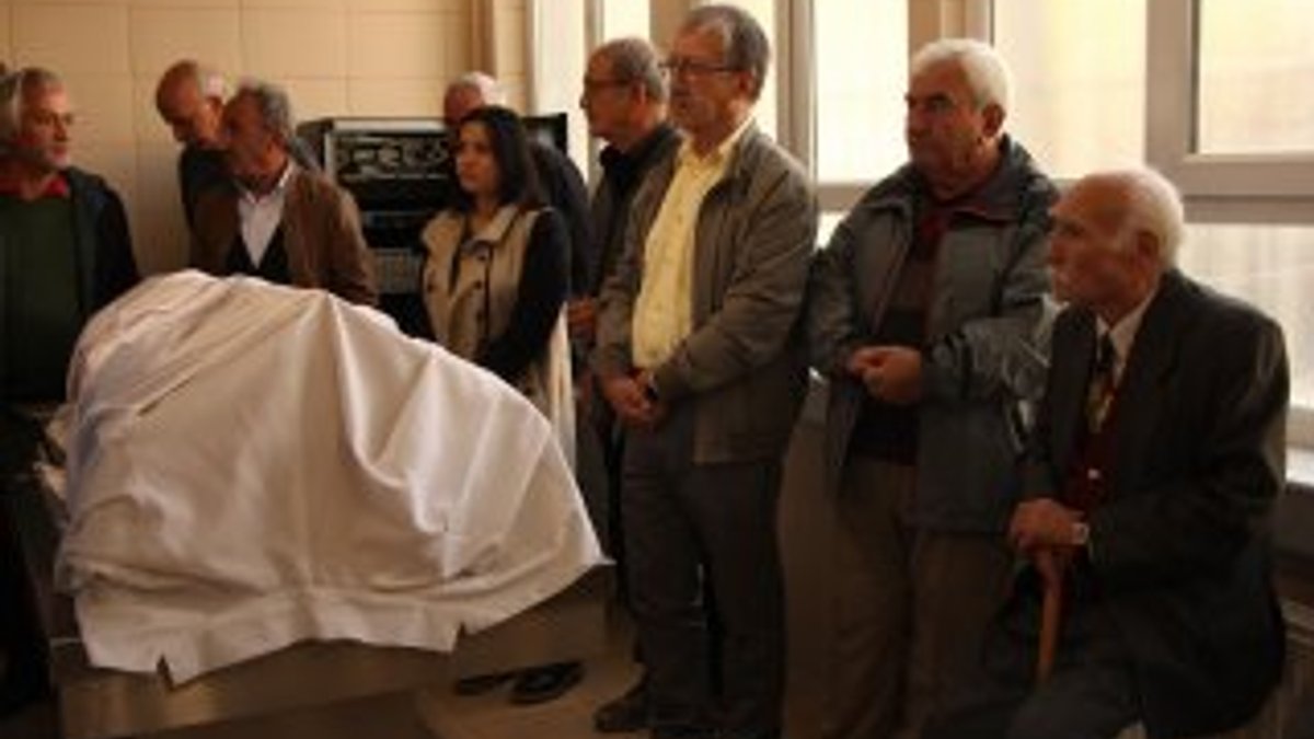 Eskişehir'de 8 yıllık kadavra törenle gömüldü