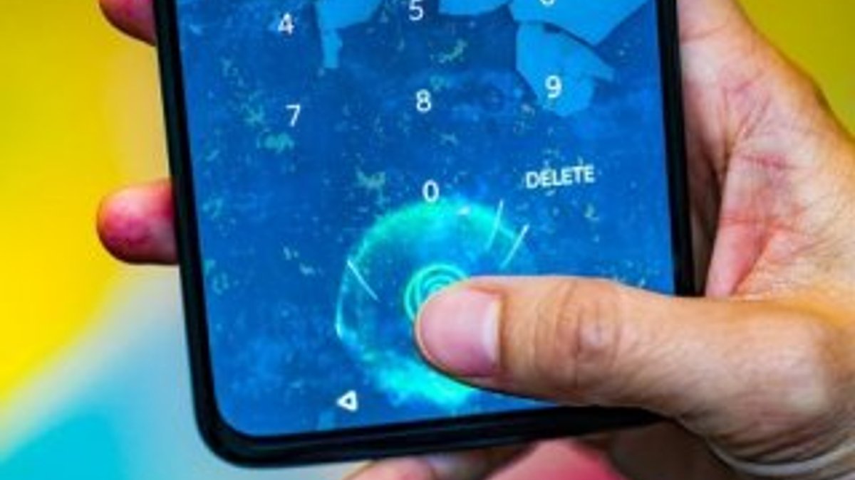 Samsung, Galaxy S10'daki parmak izi hatasını düzeltecek