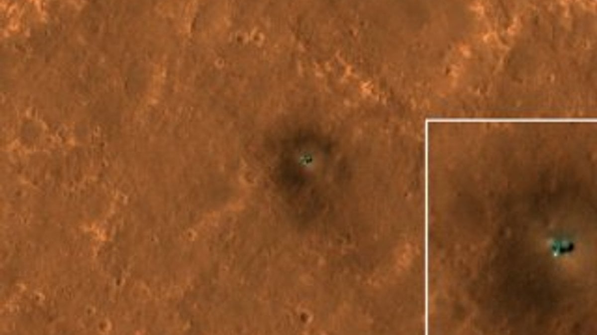 NASA'nın araçları Mars yüzeyinde görüntülendi