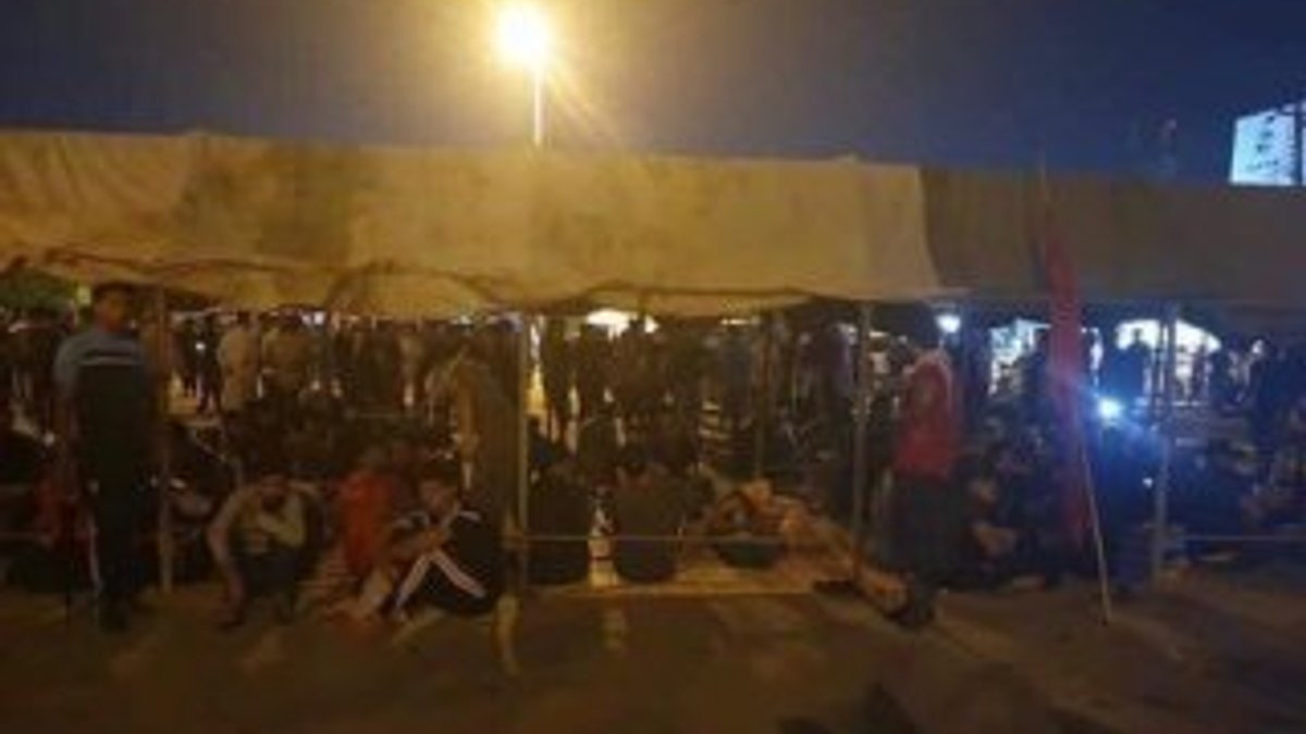 Bağdat'ta protestocular oturma eylemine başladı