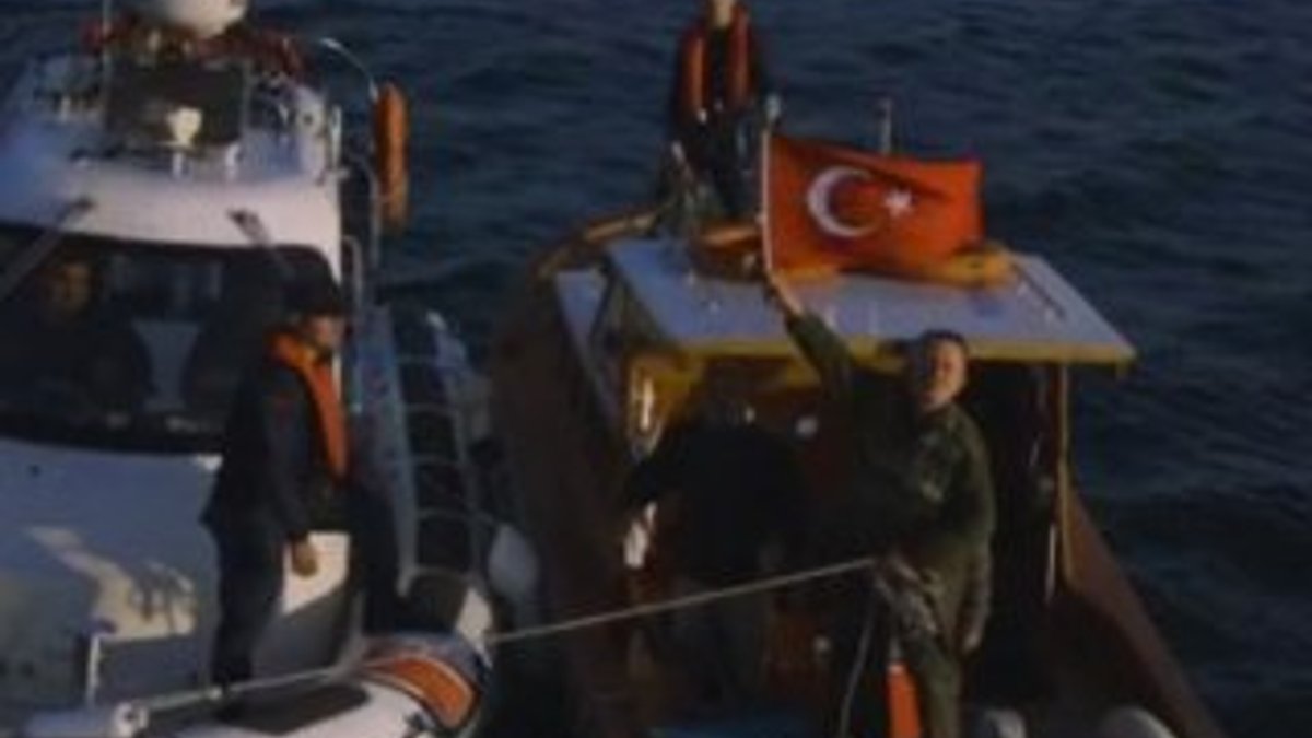 Boğaz'daki gemilere Türk bayrağı verildi