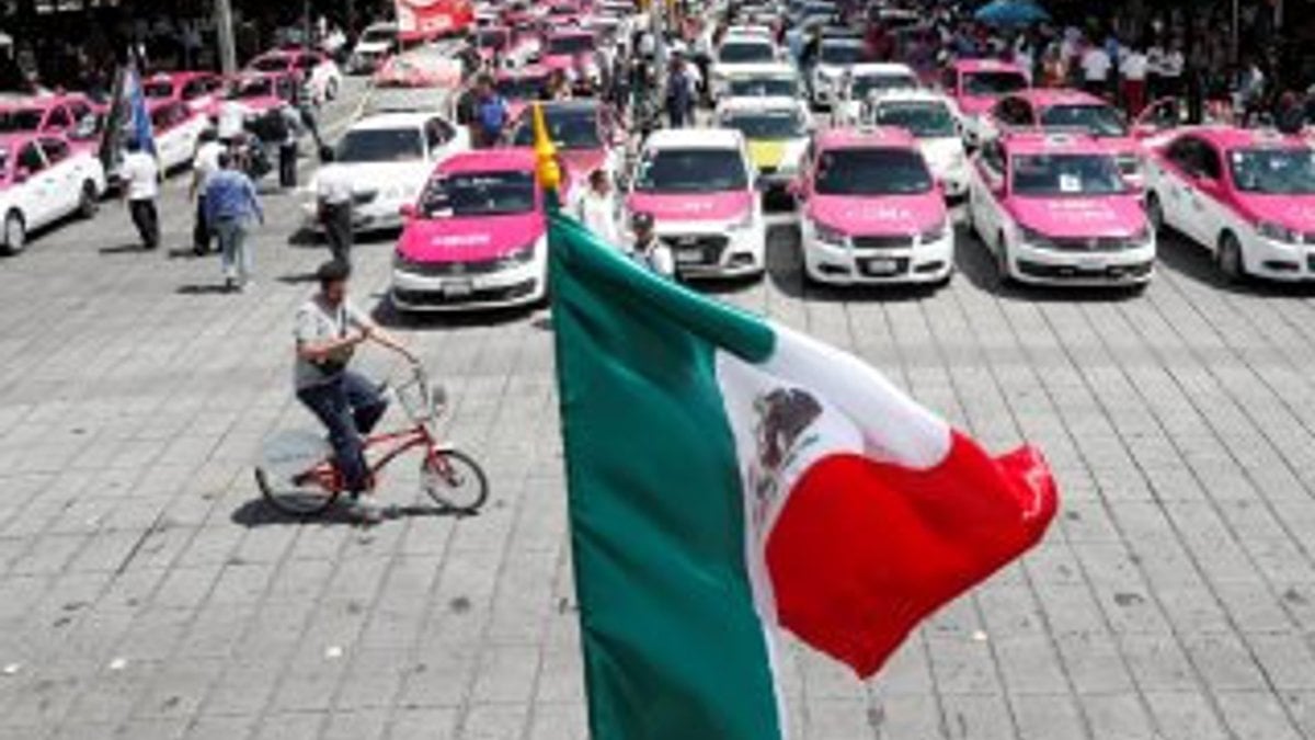 Meksika'da havalimanlarından Uber nöbeti