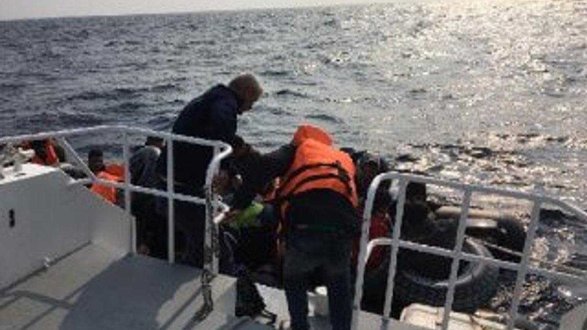 Edirne'de sürüklenen bottaki 28 kaçak göçmen kurtarıldı