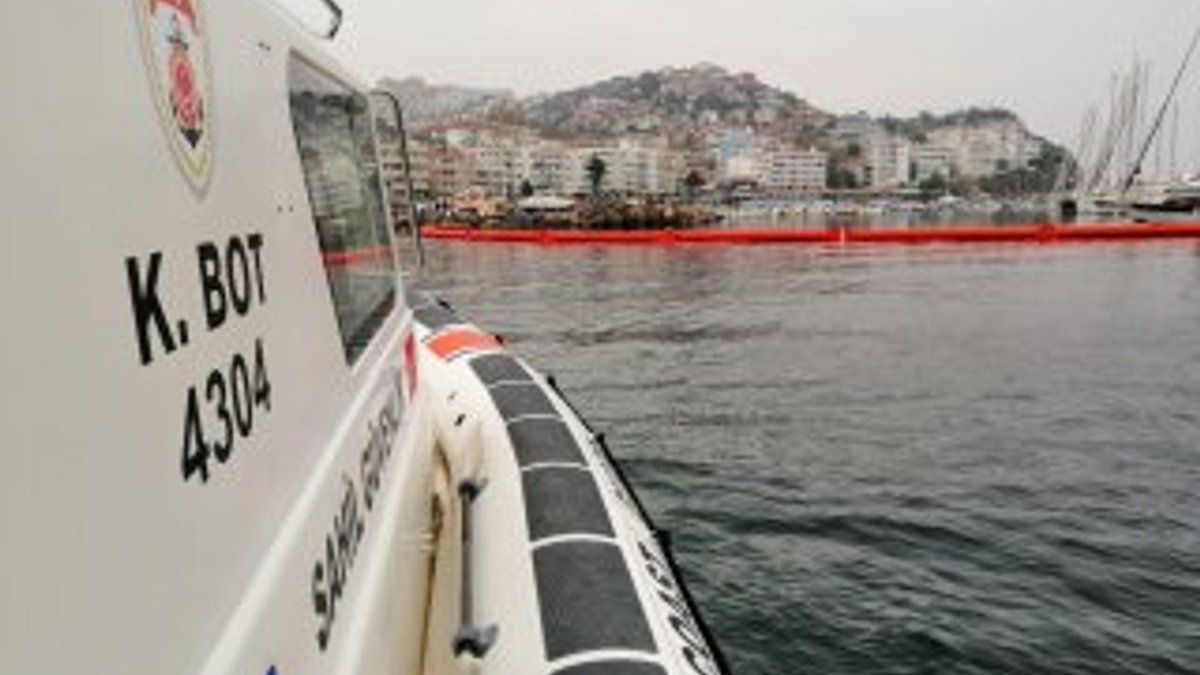 Marmara'da kirlilik alarmı, liman trafiğe kapatıldı