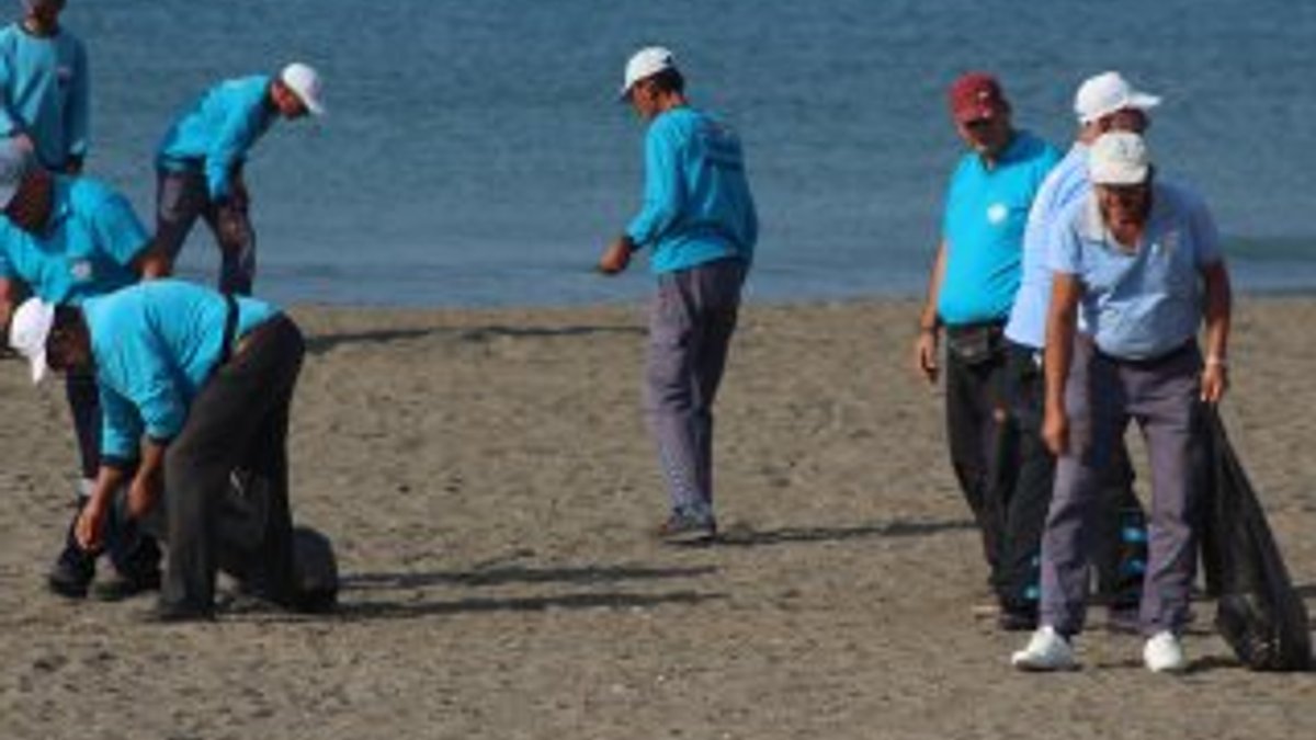Türkiye'nin en uzun kumsalında sezonun son temizliği