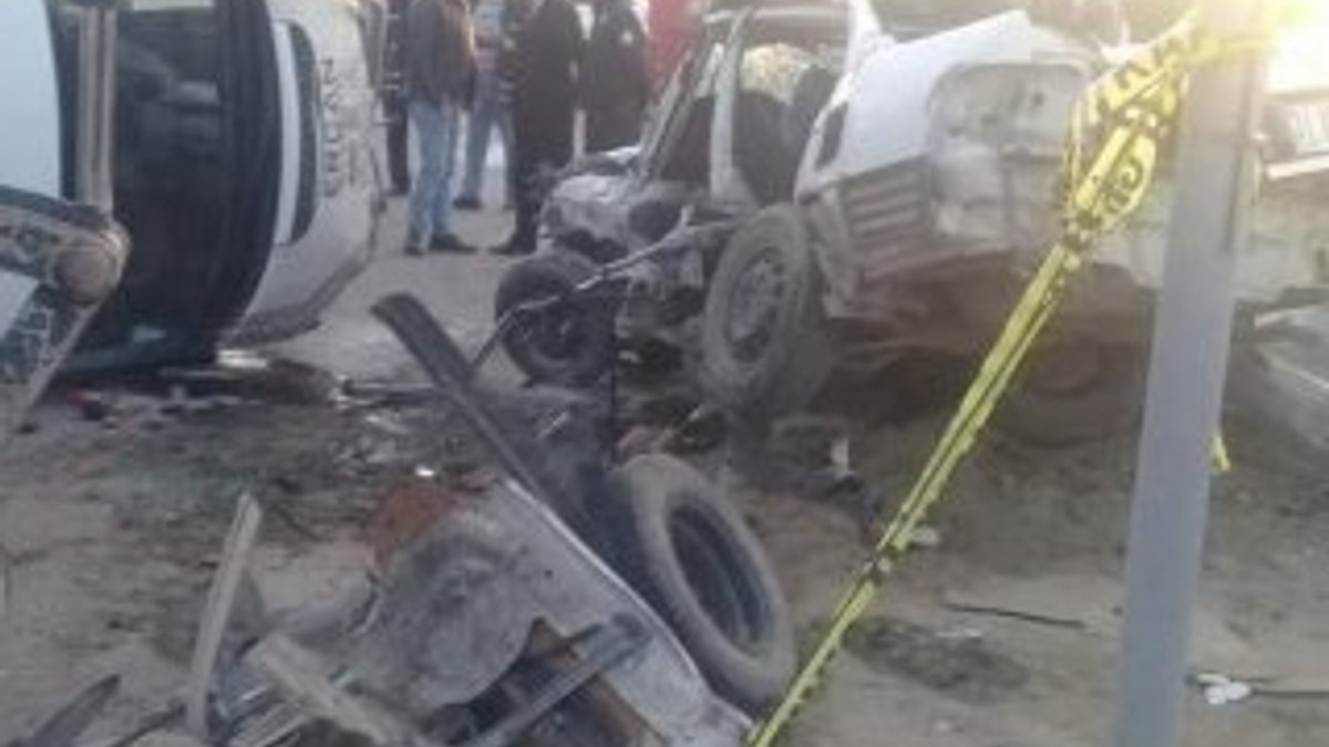 Muş'ta otomobille minibüs çarpıştı: 1 ölü, 1 yaralı