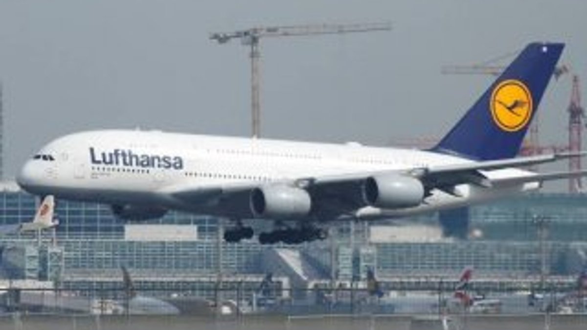 Lufthansa'da grev nedeniyle 1300 uçuş iptal