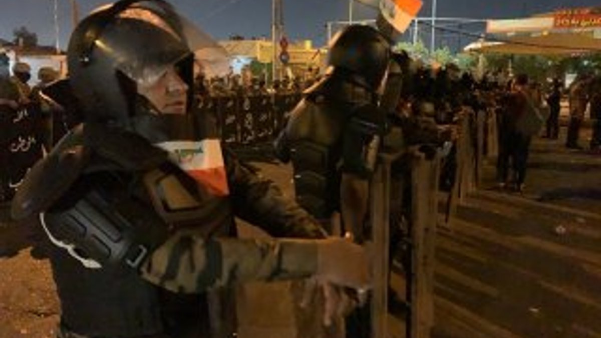 Irak'taki protestolara polis müdahalesinde 3 kişi öldü
