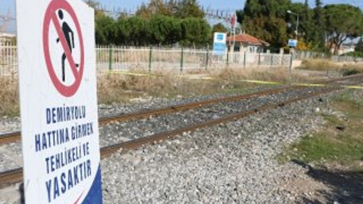 Manisa'da trenin çarptığı adam hayatını kaybetti
