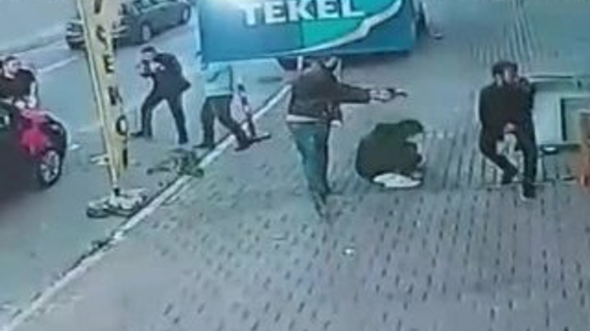 Esenyurt'ta iki kişi silahlı saldırıya uğradı