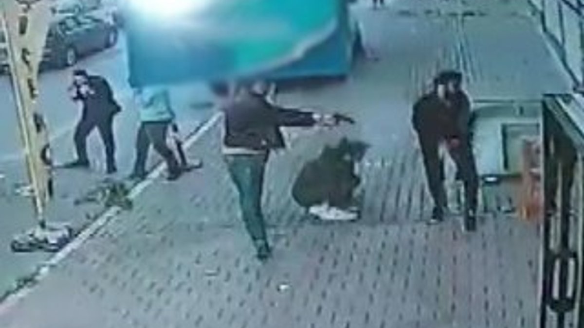 İstanbul'da sokak ortasında silahlı saldırı