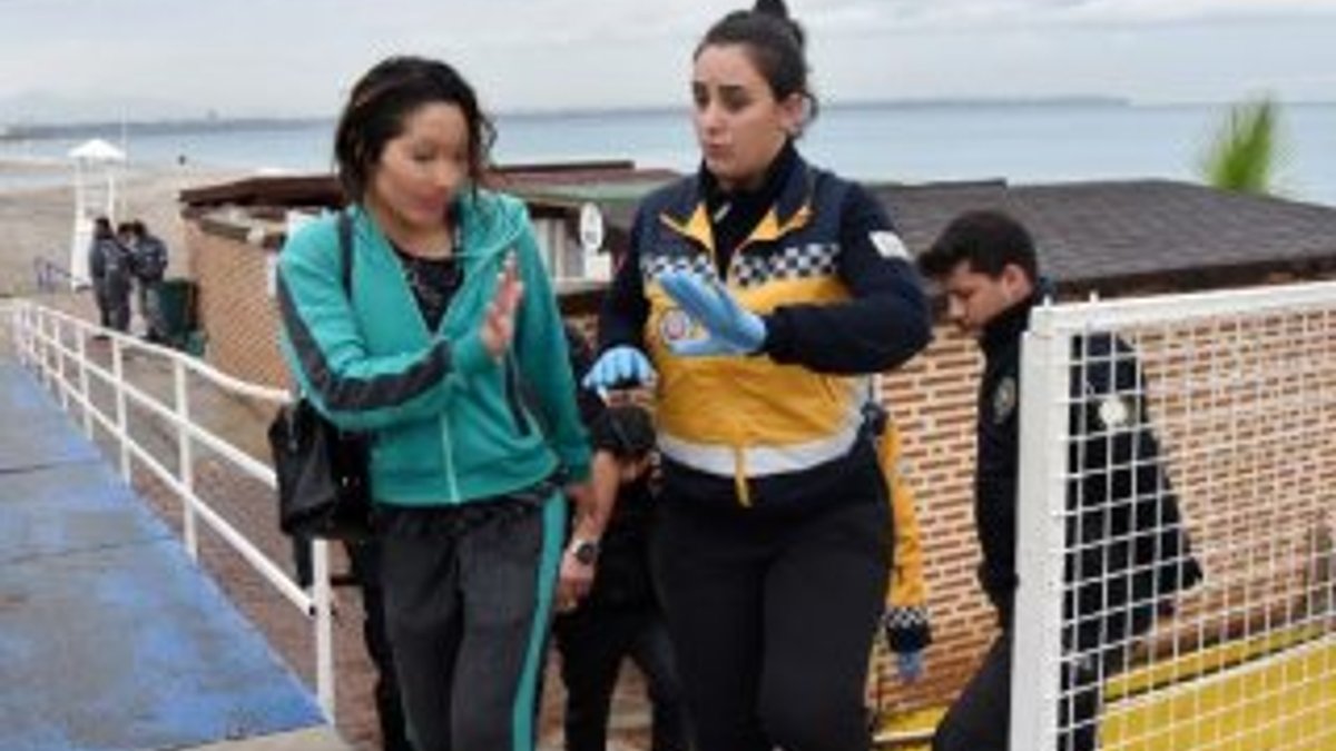 Kazakistanlı kadın, polislere zor anlar yaşattı