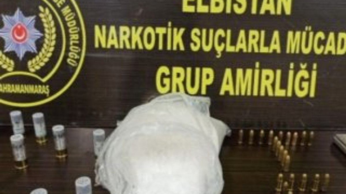 Yoğurt kovasına 1 kilogram uyuşturucu sakladılar